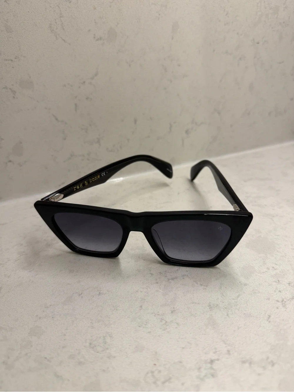 rag & bone Black Cat-Eye Sunglasses